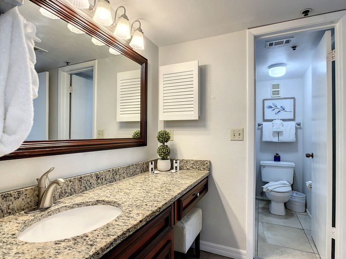 Bathroom 3, Condo, Orange