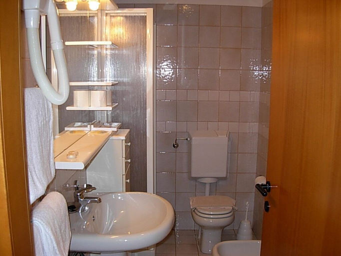 Bathroom 4, IHR Residence Club Hotel Le Terrazze, Ascoli Piceno