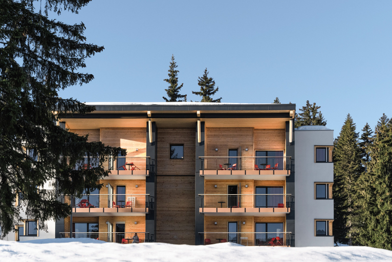 Exterior & Views