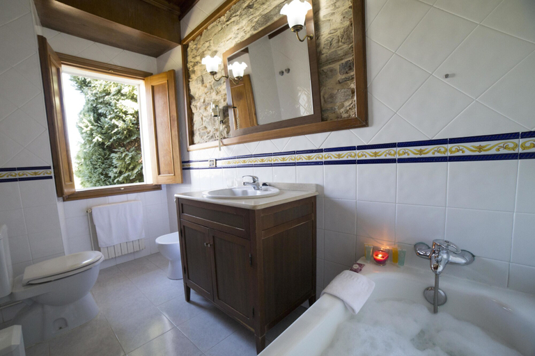 Bathroom, Pazo Xan Xordo, A Coruña