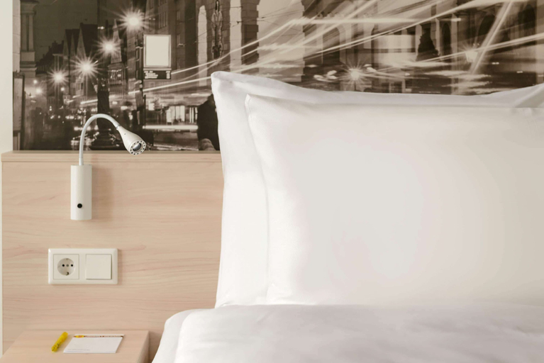 Bedroom 3, Super 8 by Wyndham Augsburg, Augsburg