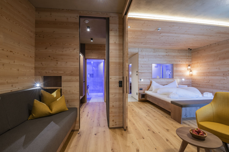 Bedroom 3, Tratterhof Mountain Sky Hotel, Bolzano