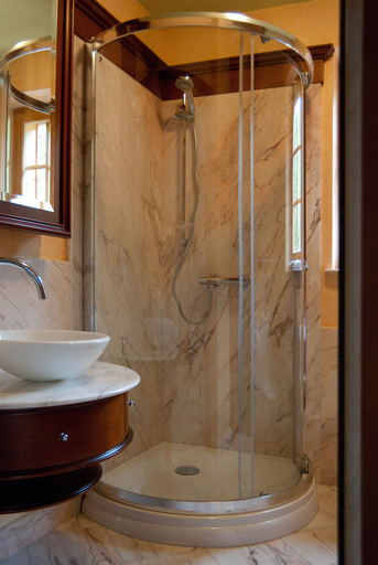 Bathroom 4, KRUPÓWKA MOUNTAIN RESORT - Widokowy hotel z basenami i wellness, Cieszyn