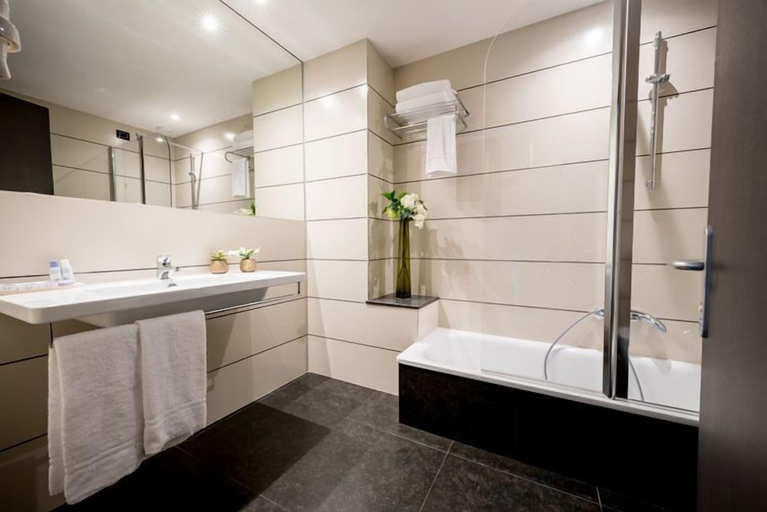 Bathroom 4, Hotel Fuori le Mura, Bari