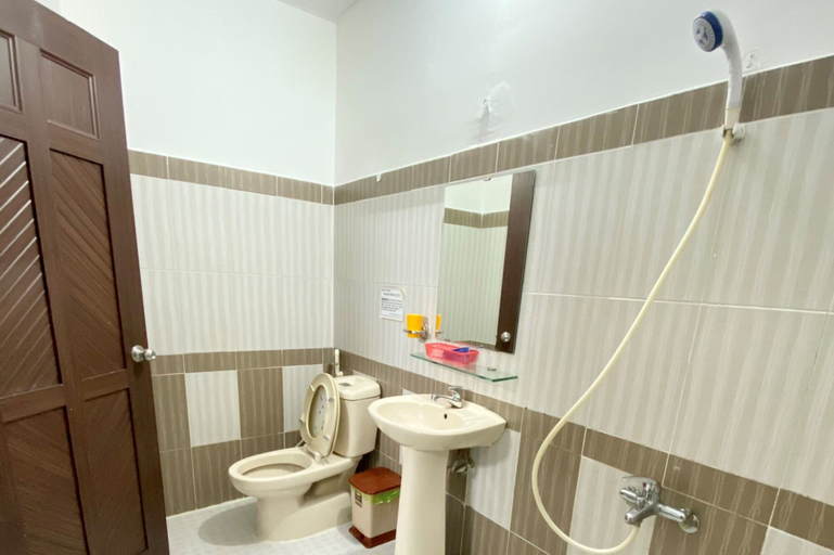 Bathroom 3, Thien Son Hotel, Tân Bình
