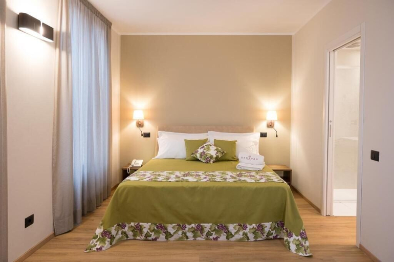 Bedroom 5, Santoro Country House, Catania