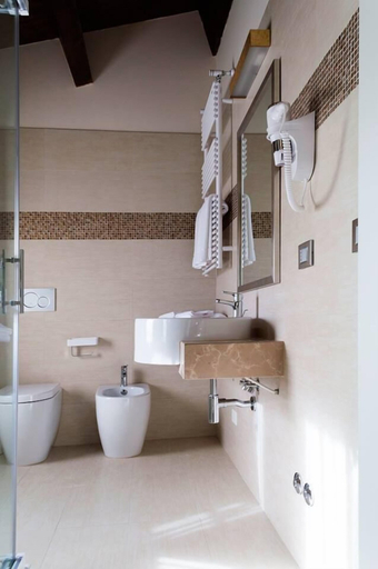 Bathroom 4, Ristoro Appennino, Ancona