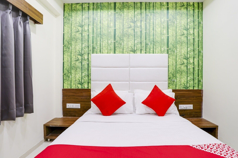 Bedroom 2, Hotel Grand, Vadodara