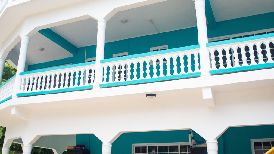 Exterior & Views 2, Vital Frequency Retreat