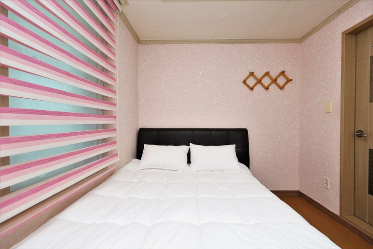 Bedroom 2, Boryeong (Daecheon) Haru Pension, Boryeong