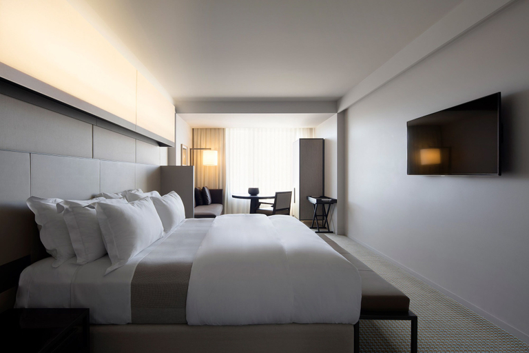 Bedroom 4, Hotel Realm, Canberra