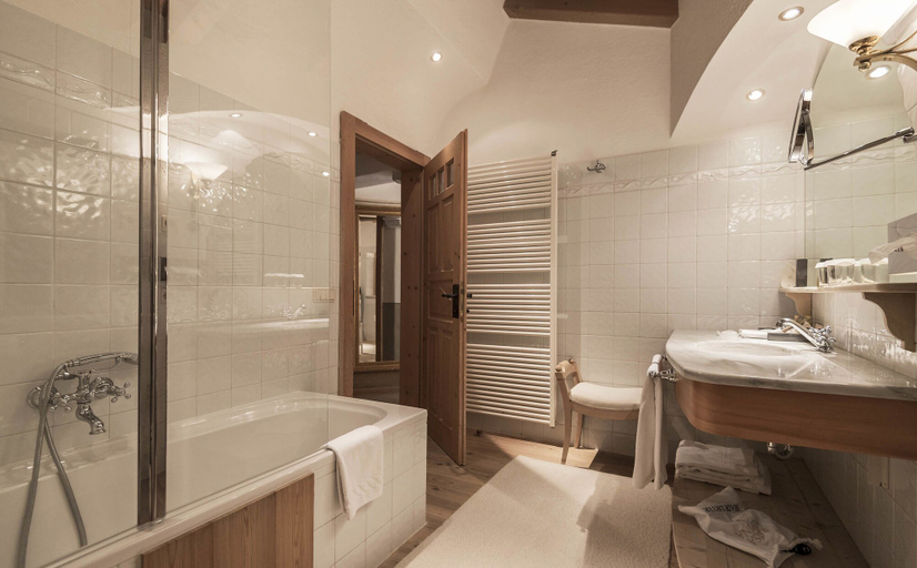 Bathroom 4, Rosa Alpina Hotel & Spa, Bolzano