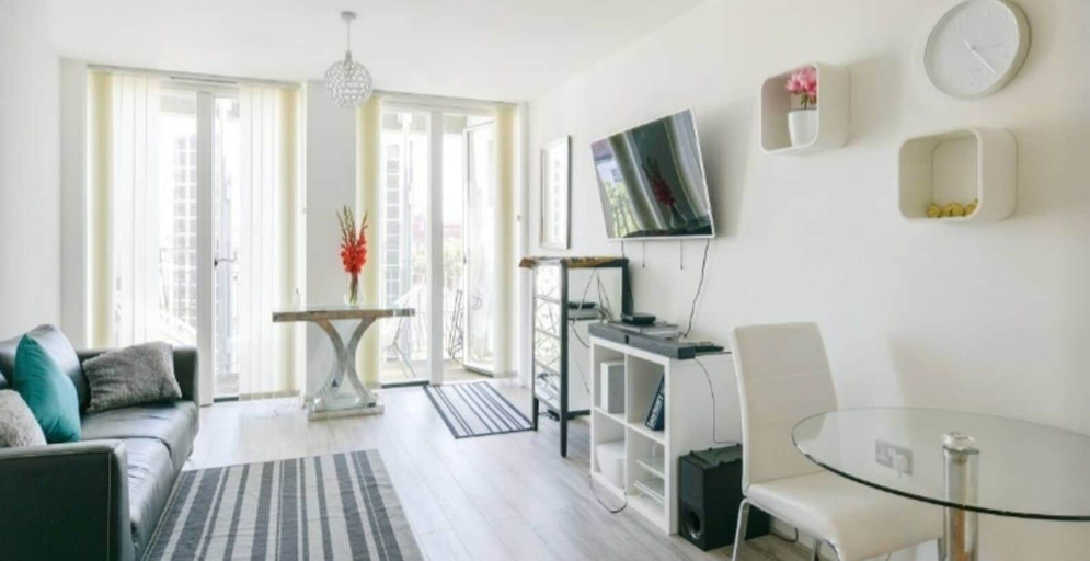 Bedroom 2, Lux 1-bed Apt. With Balcony, London