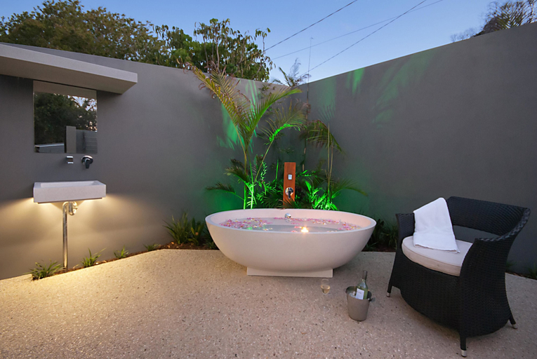 Bathroom 4, Cavvanbah, Byron