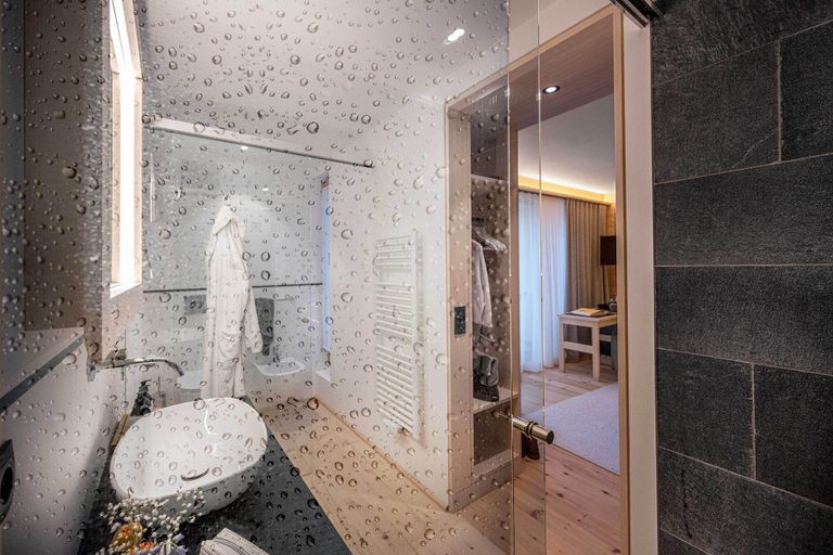 Bathroom, Naturhotel Saalerwirt, Bolzano