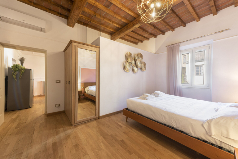 Room 2, Rosé by Mmega, Florence
