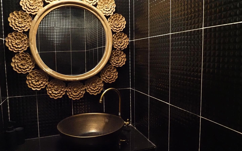 Bathroom, NIL BKK, Bangkok Yai