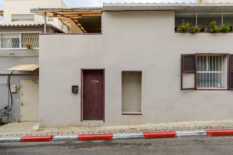 Exterior & Views, Duplex Lively Neighborhood by FeelHome