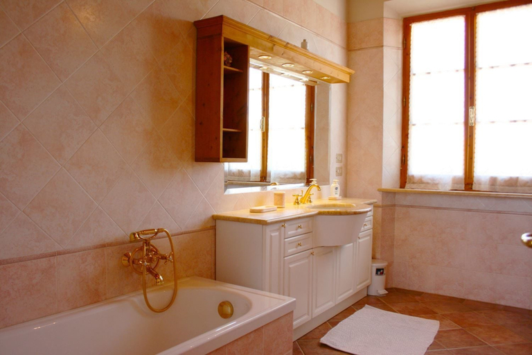 Bathroom 3, Stunning private villa for 8 guests with private pool, WIFI, TV, terrace, pets allowed and parking, Arezzo