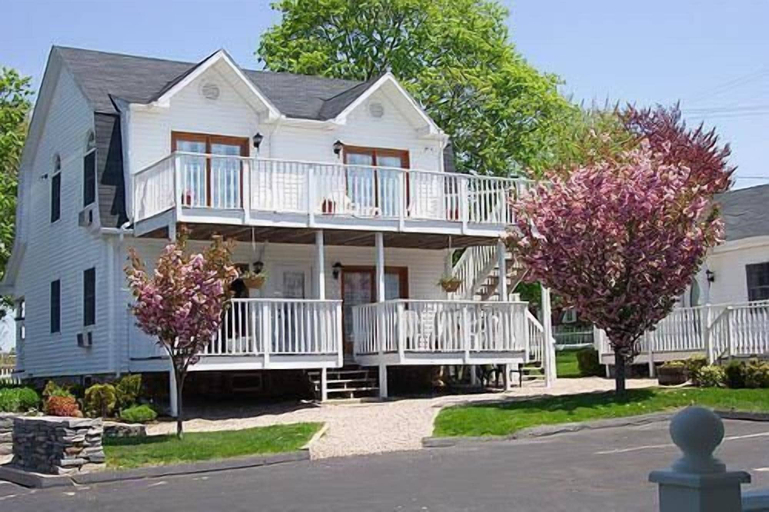 Exterior & Views 2, The Taber Inne & Suites, New London
