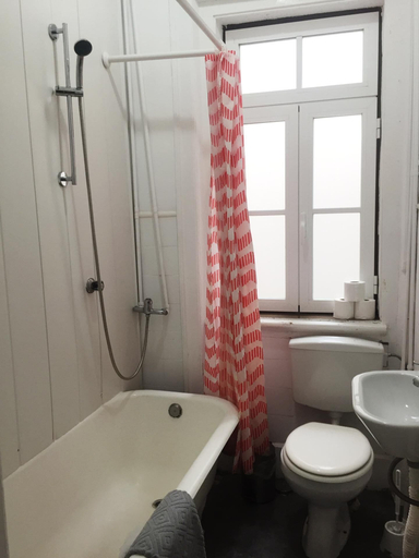 Bathroom 2, Typical Portuguese Apartment Beautiful View, Lisbon