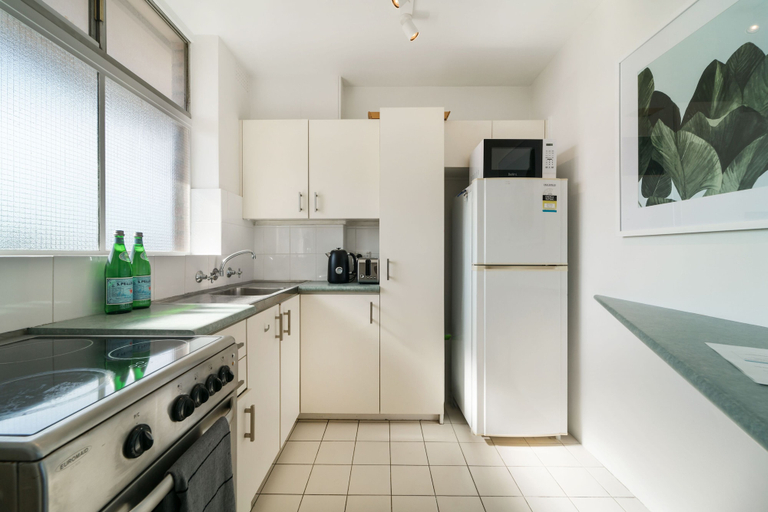 Others 5, Bright And Sunny Studio Apartment, Sydney
