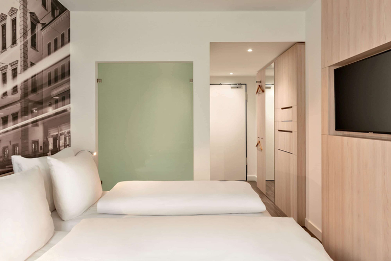 Bedroom 3, Super 8 by Wyndham Augsburg, Augsburg