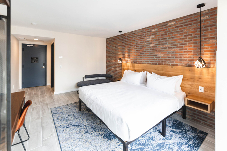 Bedroom 27