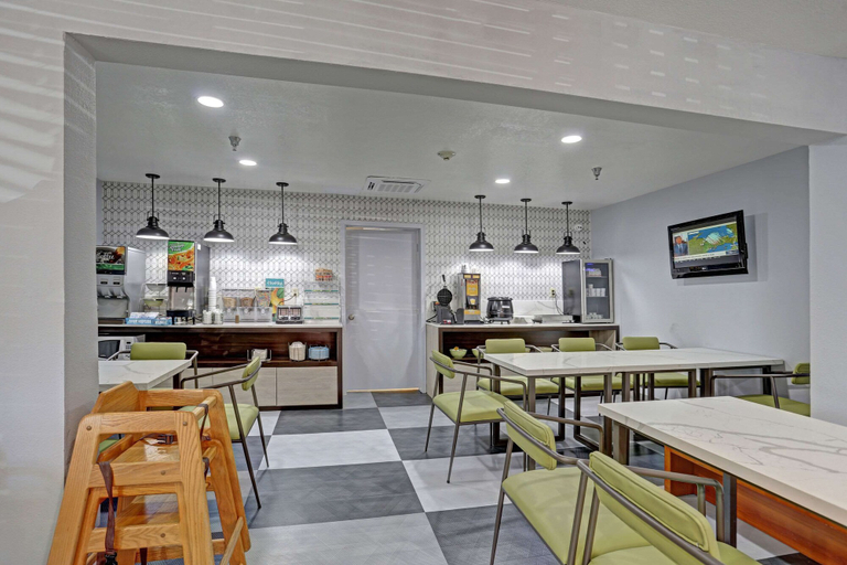 Food & Drinks 5, Quality Inn Pierre-Fort Pierre, Hughes
