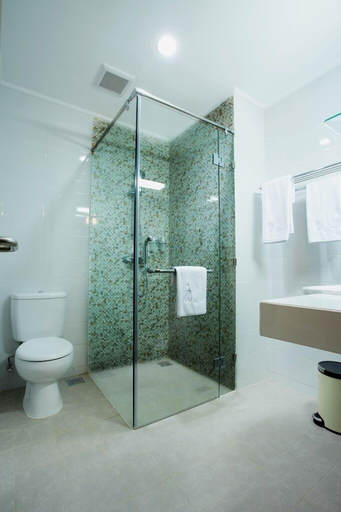 Bathroom 4, Ruby Hotel Syariah, Bandung