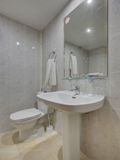 Bathroom 4, HOTEL EMPERATRIZ II, Salamanca