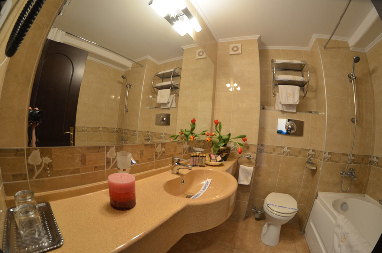 Bathroom 5, Richmond Hotel, Constanta