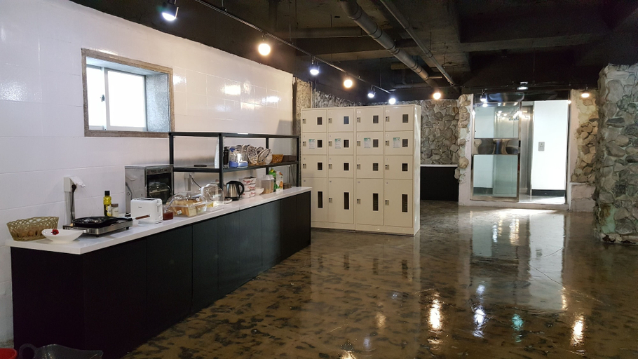 Food & Drinks 4, Daegu Dongseongro Gyeong`s Hostel, Buk