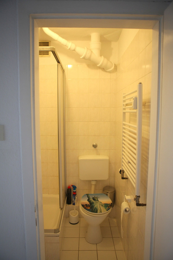 Bathroom 2, White House Bochum II, Bochum