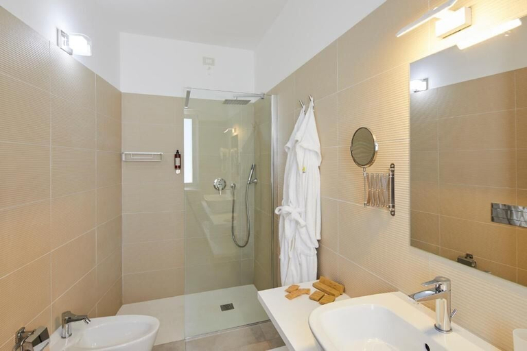 Bathroom 4, Tui Blue Tropea – Baia di Riaci Resort, Vibo Valentia
