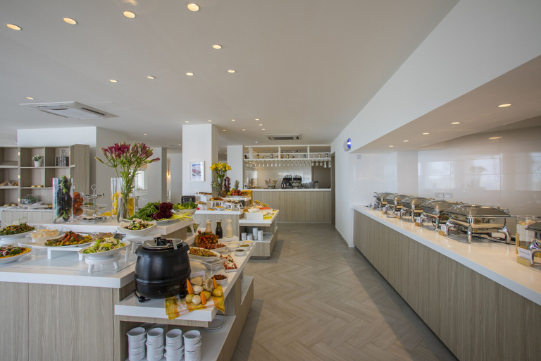 Food & Drinks 5, Infinity Blu - Designed for Adults