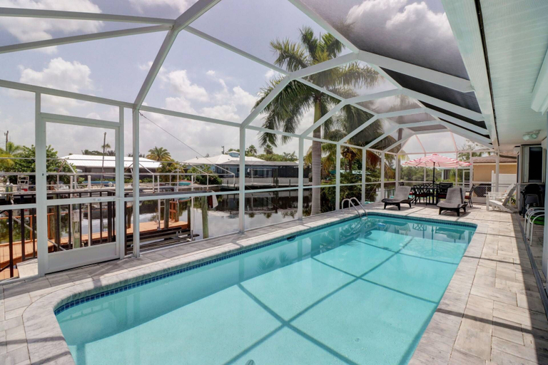 Sport & Beauty 5, 12134 Moon Shell Dr, Lee