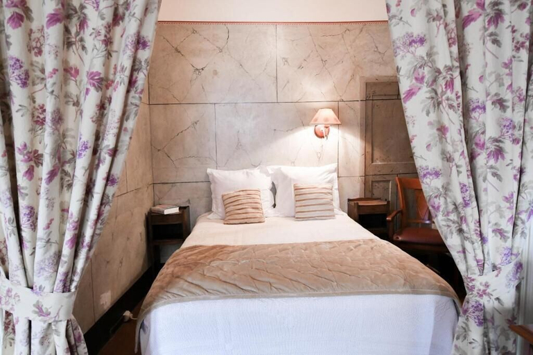 Bedroom 4, La cachette du comte, Var