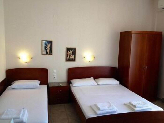 Bedroom 3, Pfaffenhofen, Central Macedonia