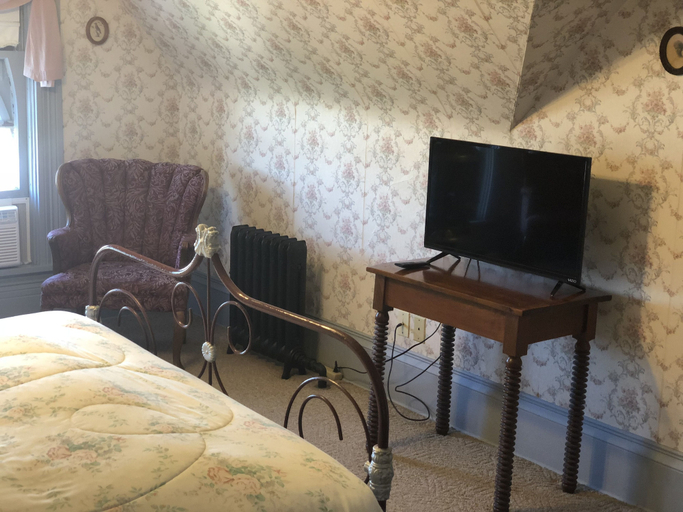 Bedroom 3, The Hancock House, Dubuque