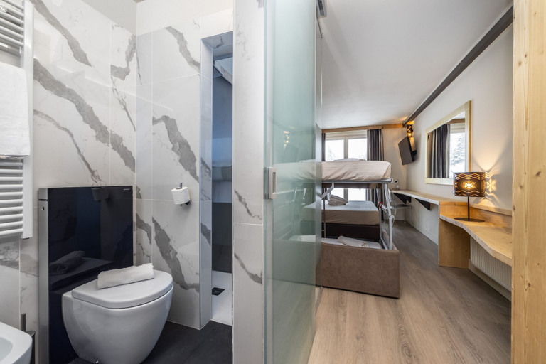 Bathroom 4, Hotel Piandineve, Brescia