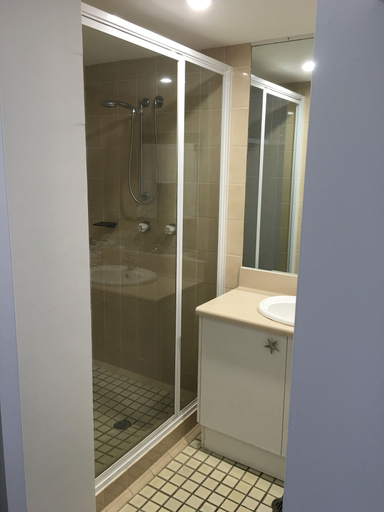 Bathroom 4, Cairns Aquarius, Cairns