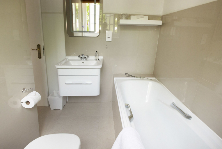 Bathroom 5, Klein Waterval Riverside Lodge, Cape Winelands