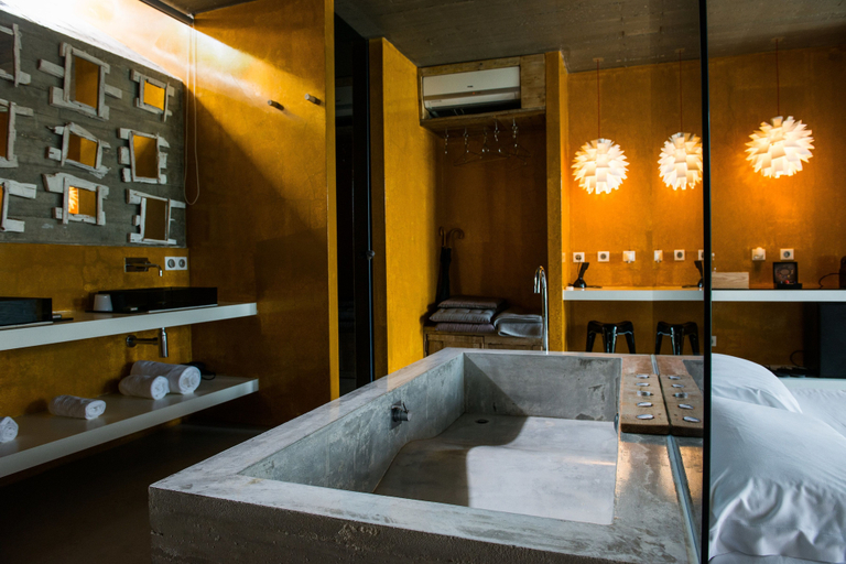 Bathroom 4, Rio do Prado, Óbidos