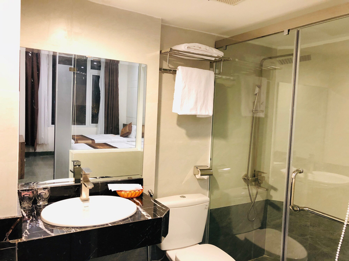 Bathroom 4, Nice Hue Hotel, Huế