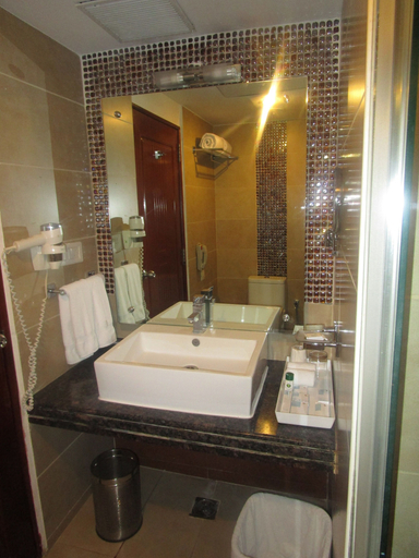 Bathroom 5, Fortune JP Palace, Mysore - Member ITC Hotels' Group, Mysore