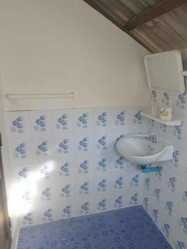 Bathroom 3, The Mermaid House, K. Ko Kut