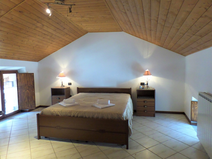 Room 3, Casa Stresa, Verbano-Cusio-Ossola