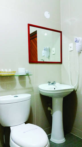 Bathroom 5, Hotel Las Palmas, Lima
