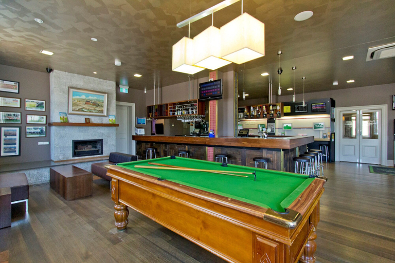 Food & Drinks 4, Deloraine Hotel, Meander Valley